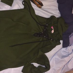 NO BOUNDARIES LACE UP LONG SLEVE HOODED SHIRT